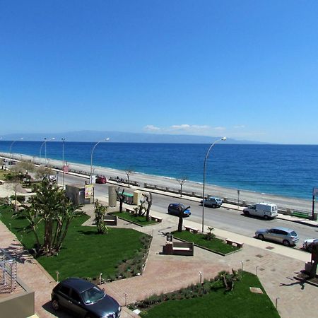 Main Palace Hotel Roccalumera Exterior photo