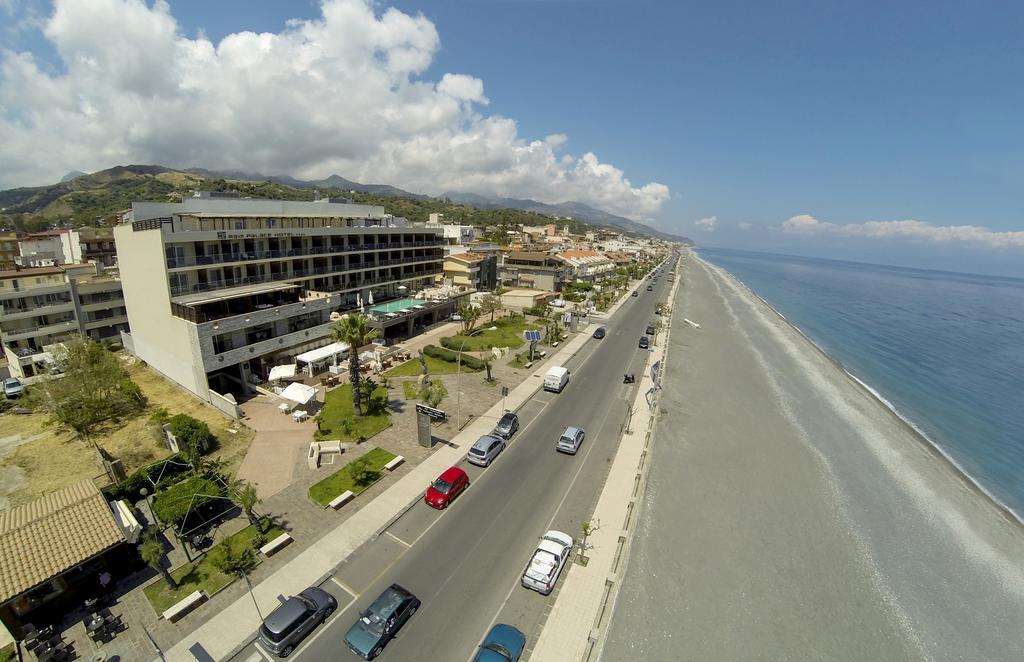 Main Palace Hotel Roccalumera Exterior photo